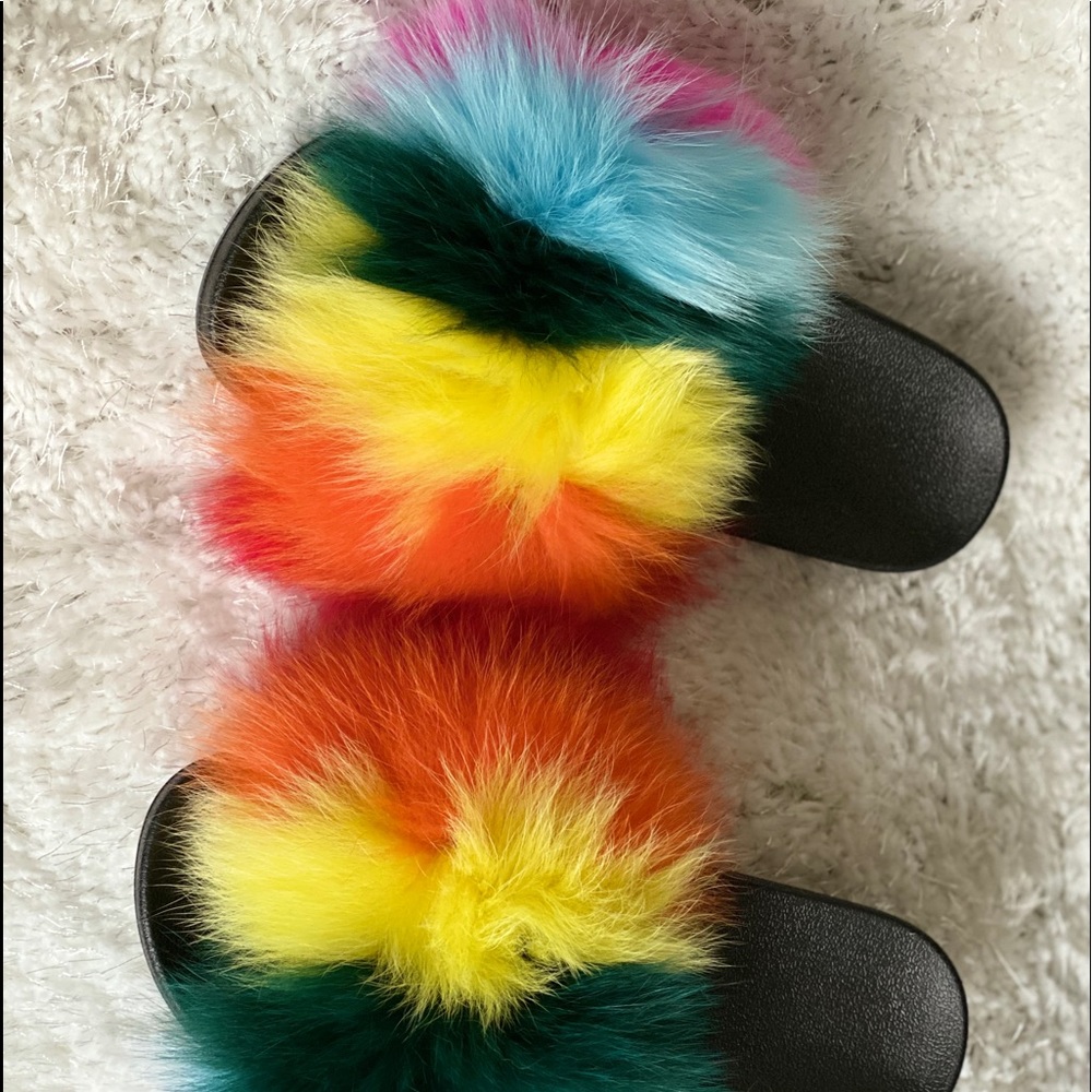 Women’s fur slides